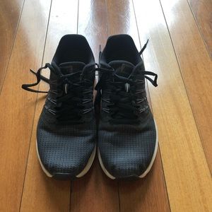 Women’s Nike sneakers